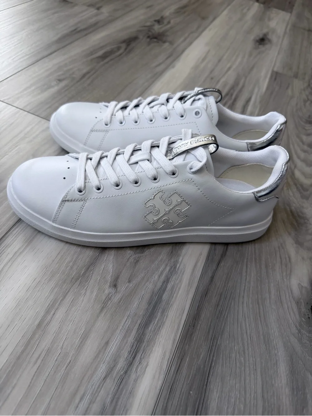 Tory Burch White Leather Sneakers Size 8 NWT No Box